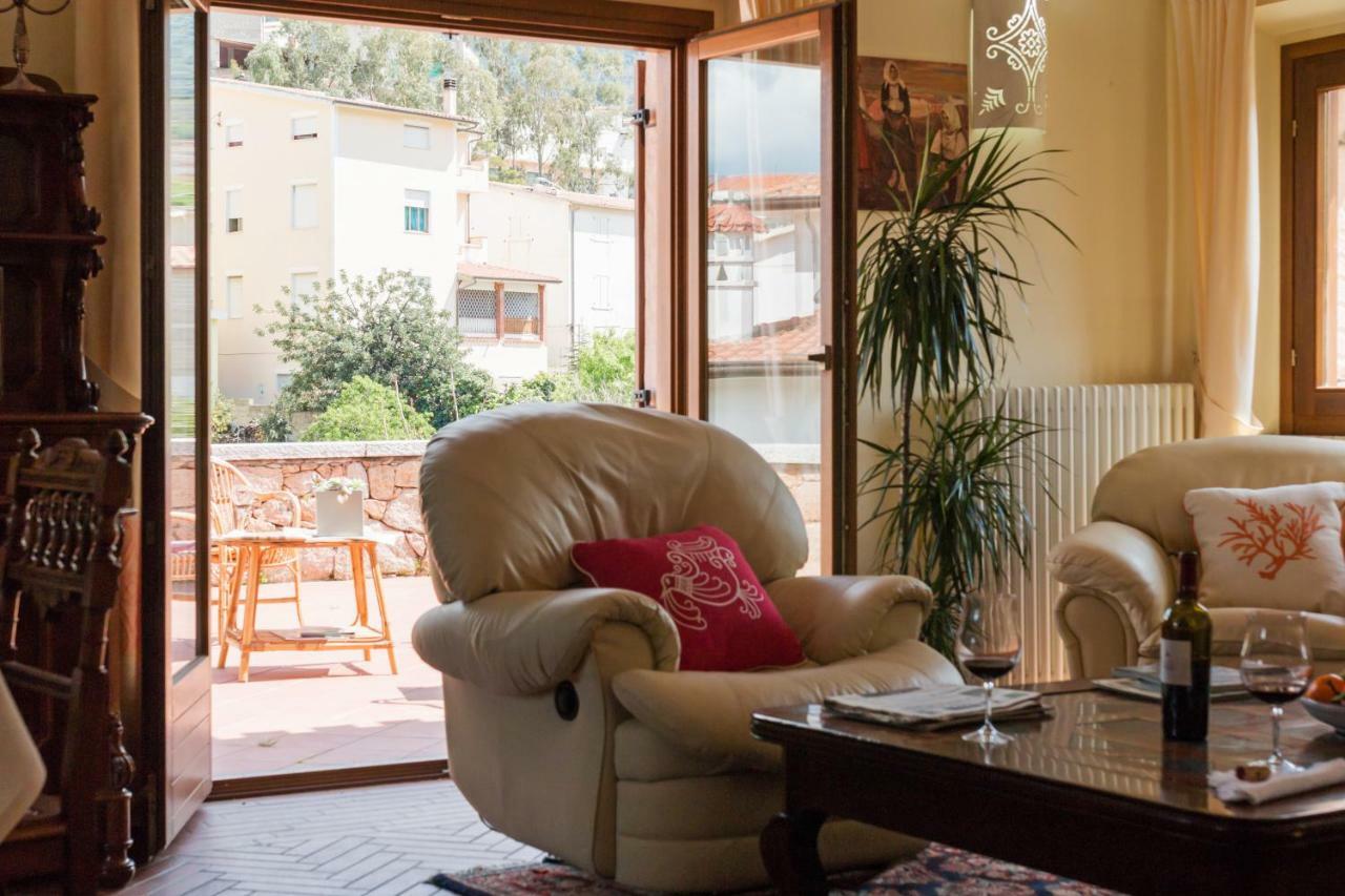Villa Corrasi Oliena Luxury Kültér fotó
