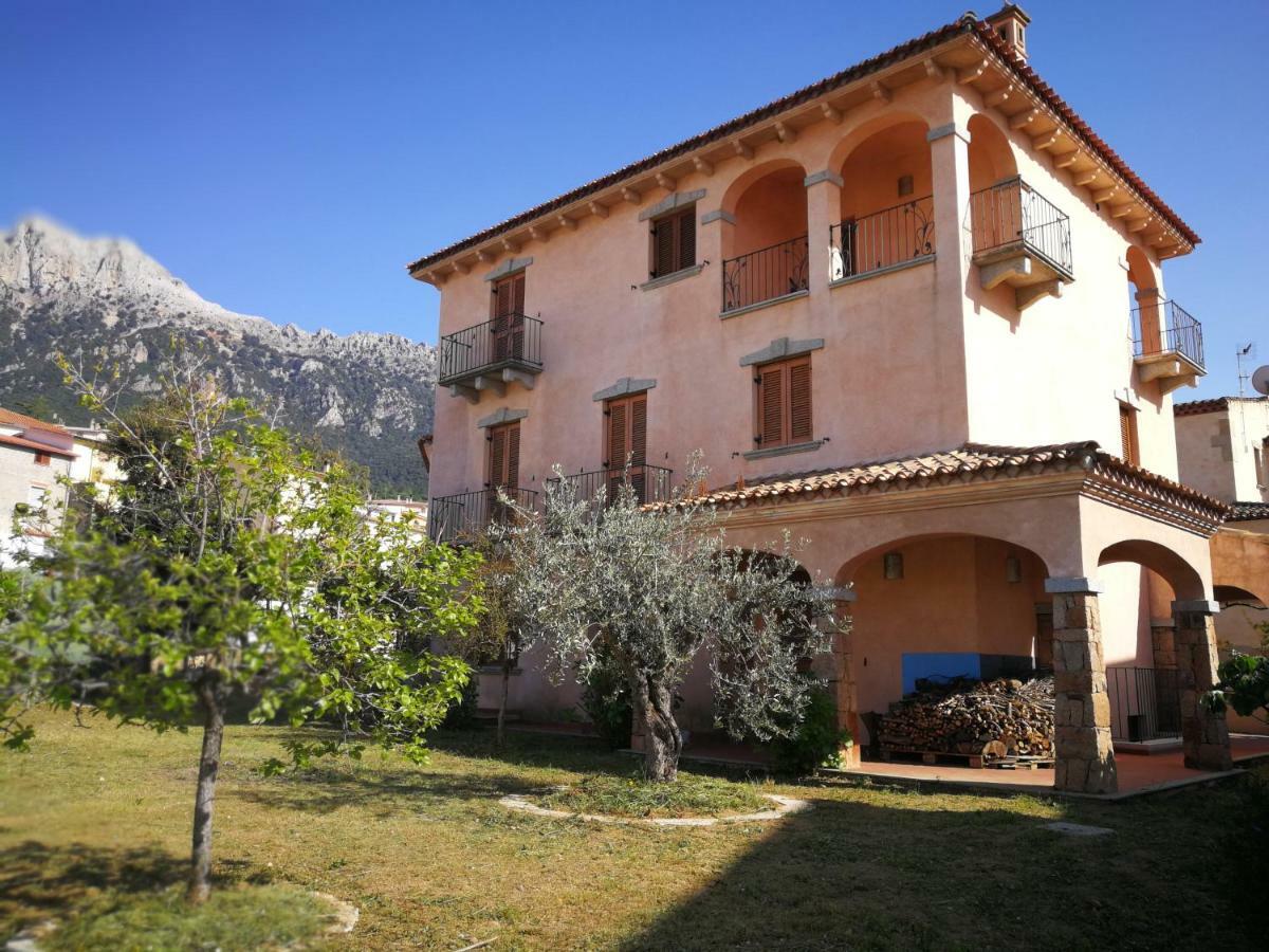 Villa Corrasi Oliena Luxury Kültér fotó